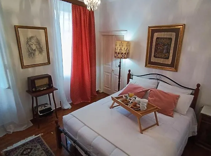 Vintage & Art Apartment